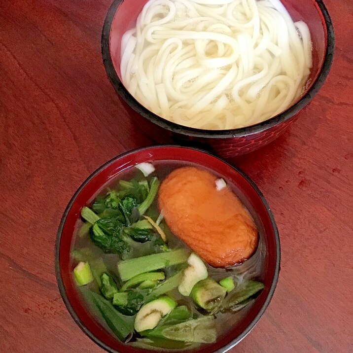大根の葉とさつま揚げの釜揚げうどん風。